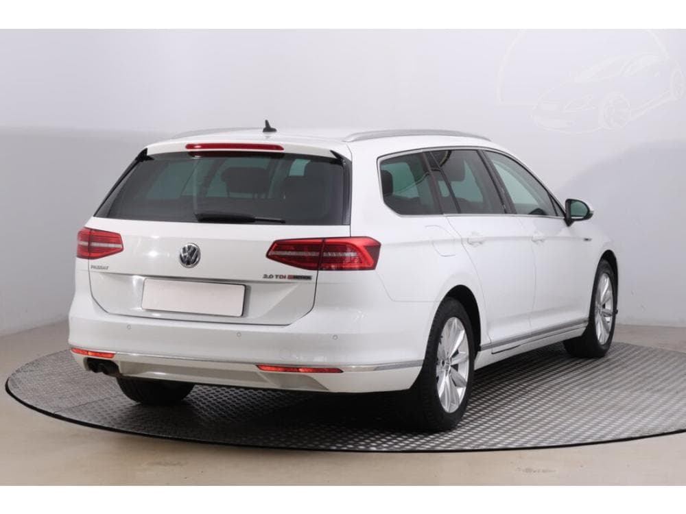 2016 Volkswagen PASSAT - 13