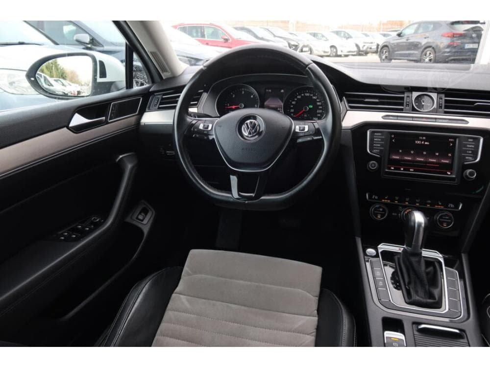 2016 Volkswagen PASSAT - 19