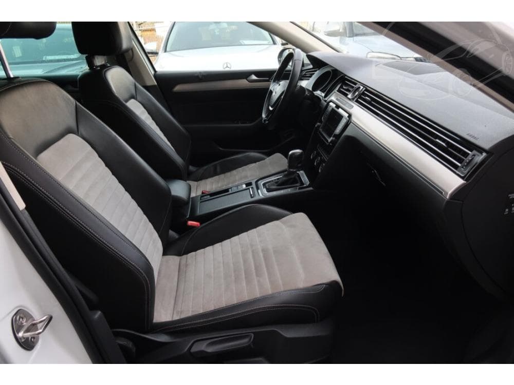 2016 Volkswagen PASSAT - 25