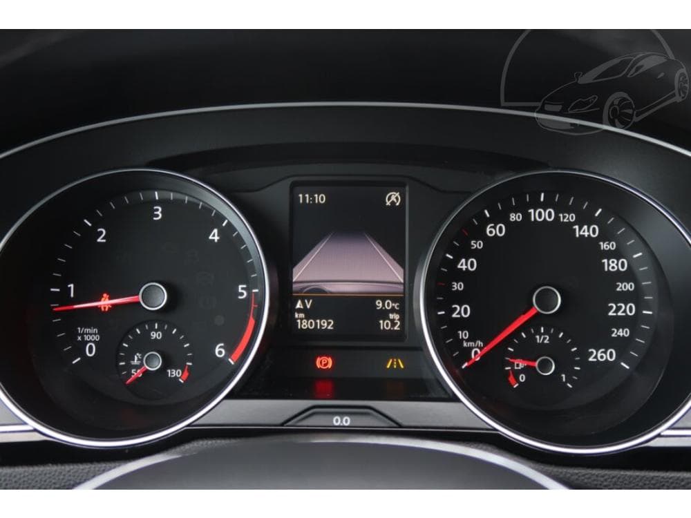 2016 Volkswagen PASSAT - 31