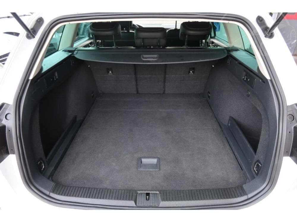2016 Volkswagen PASSAT - 40