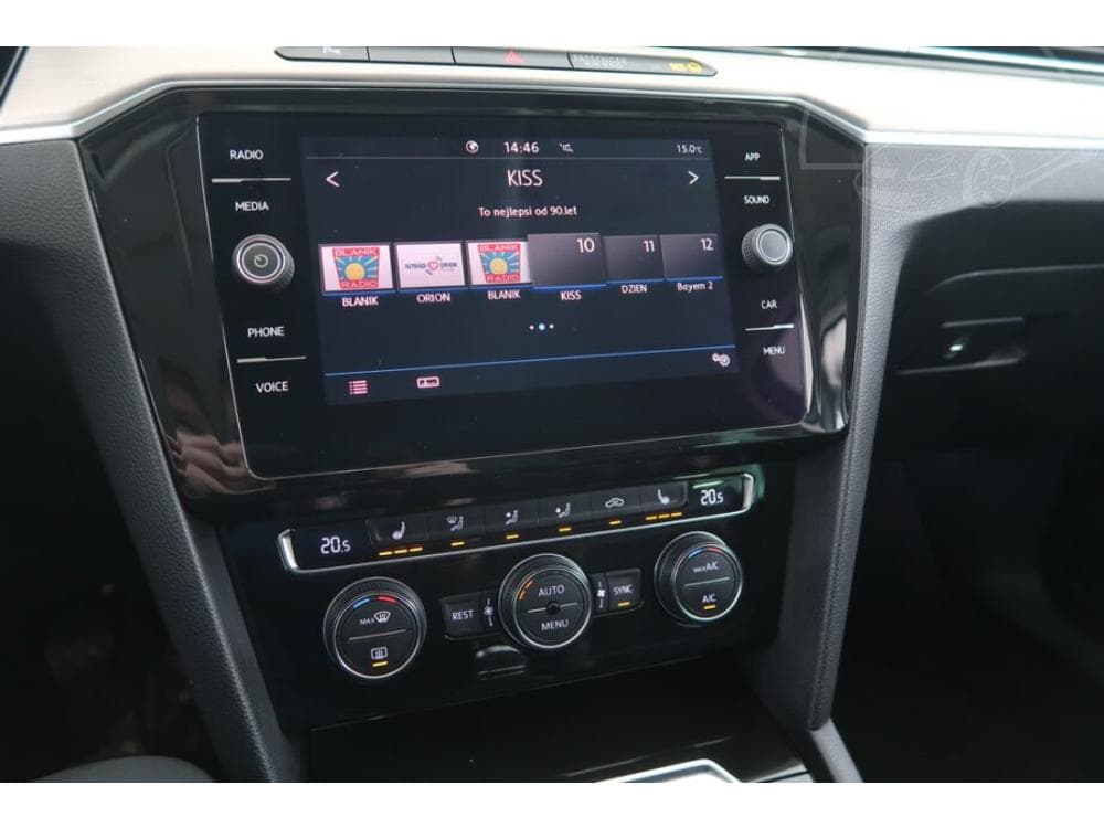 2019 Volkswagen Passat - 12