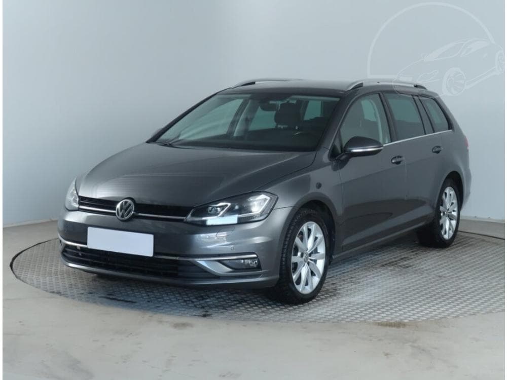 2020 Volkswagen Golf - 2