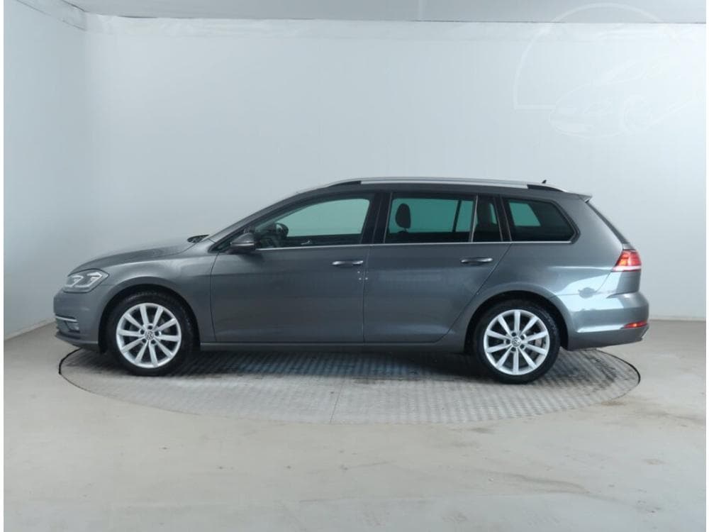 2020 Volkswagen Golf - 3