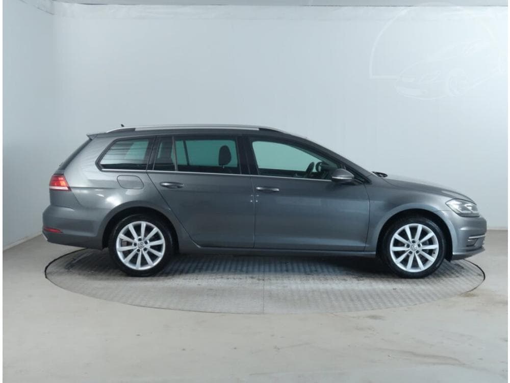 2020 Volkswagen Golf - 6