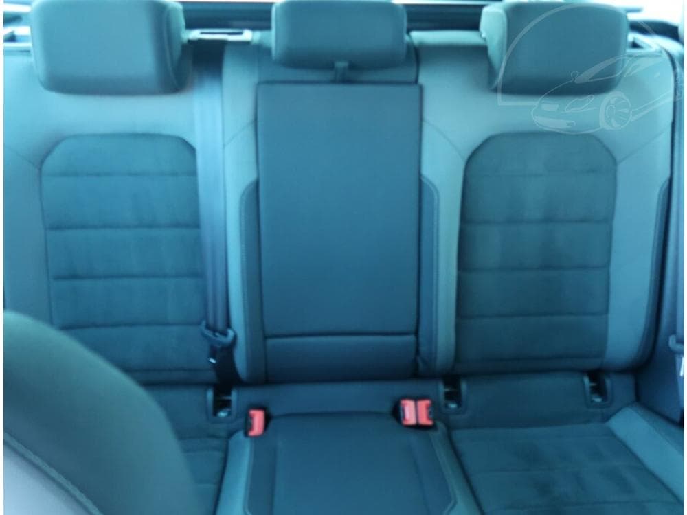 2020 Volkswagen Golf - 9