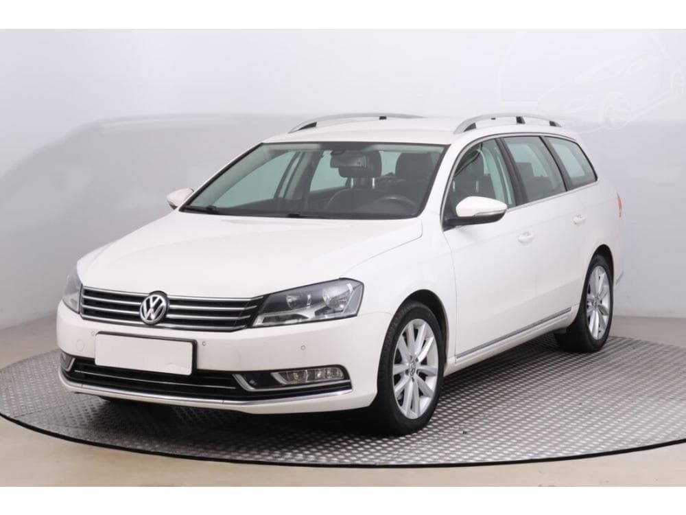 2011 Volkswagen PASSAT - 2