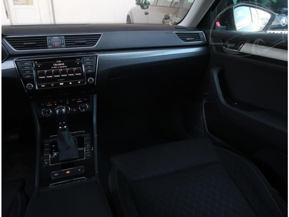 2015 Škoda SUPERB - 15