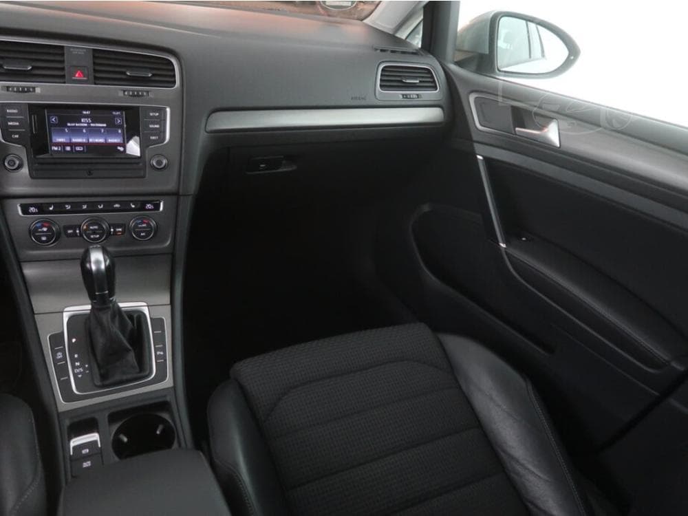 2013 Volkswagen GOLF - 8