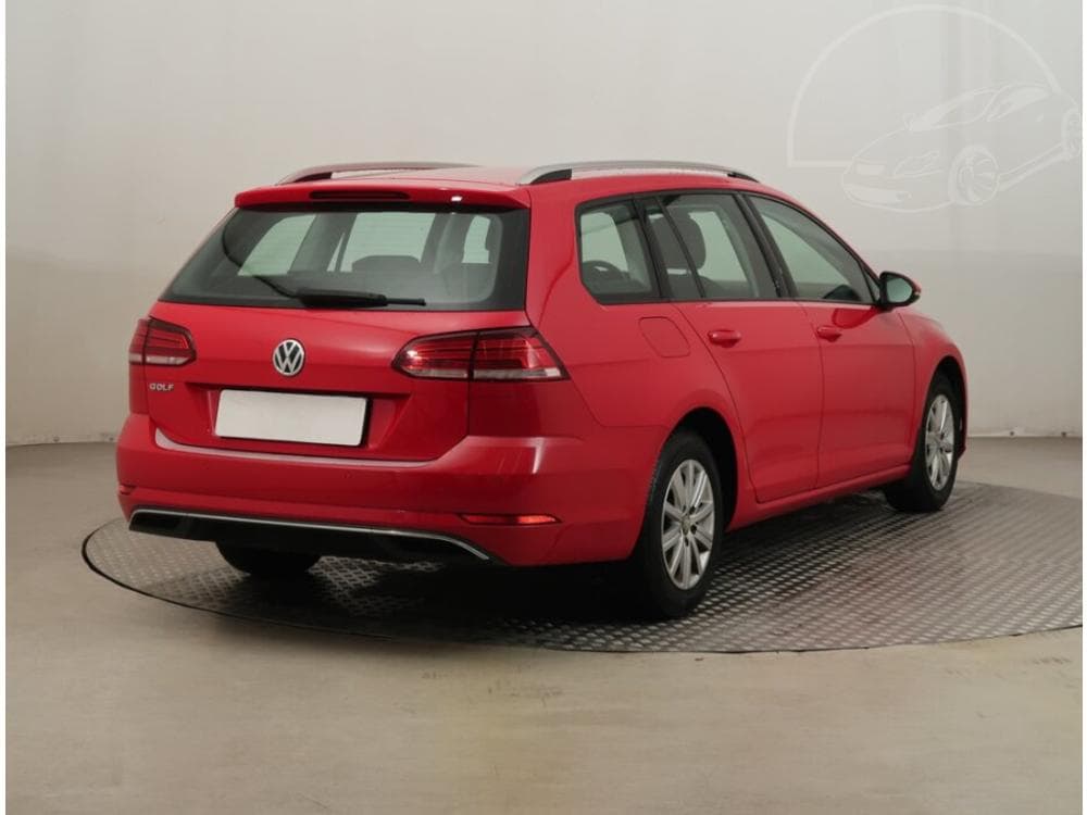 2019 Volkswagen Golf - 9