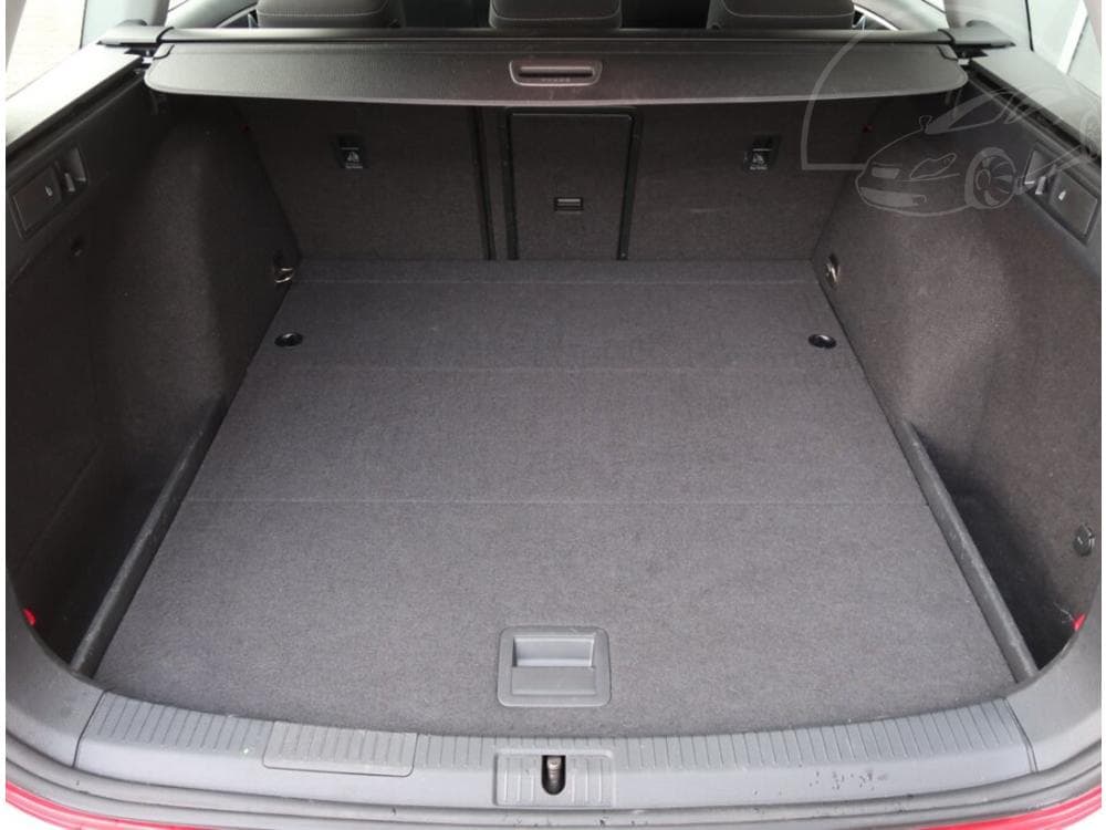 2019 Volkswagen Golf - 23