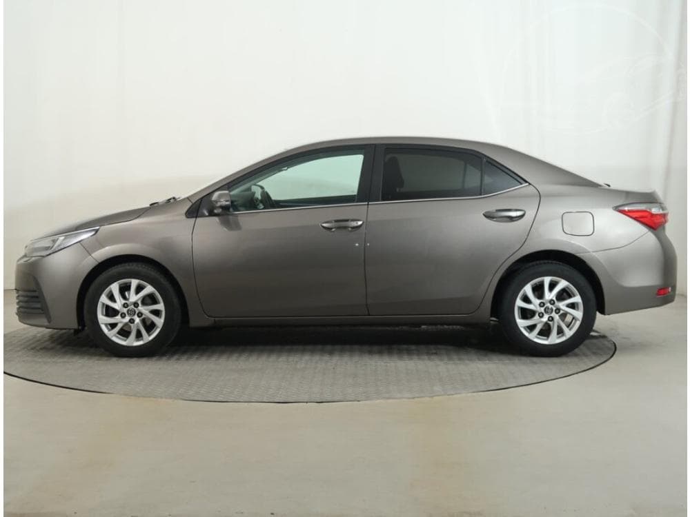 2017 Toyota COROLLA - 7