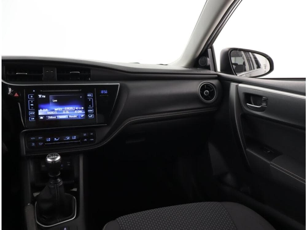2017 Toyota COROLLA - 22