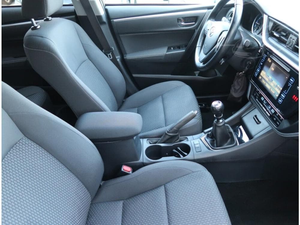 2017 Toyota COROLLA - 25