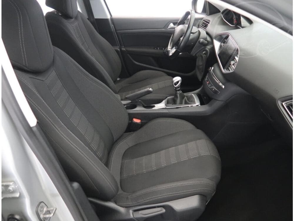 2016 Peugeot 308 - 9