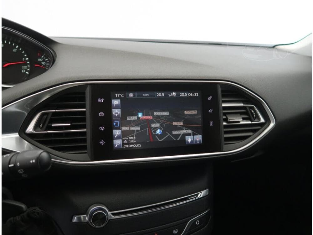 2016 Peugeot 308 - 13