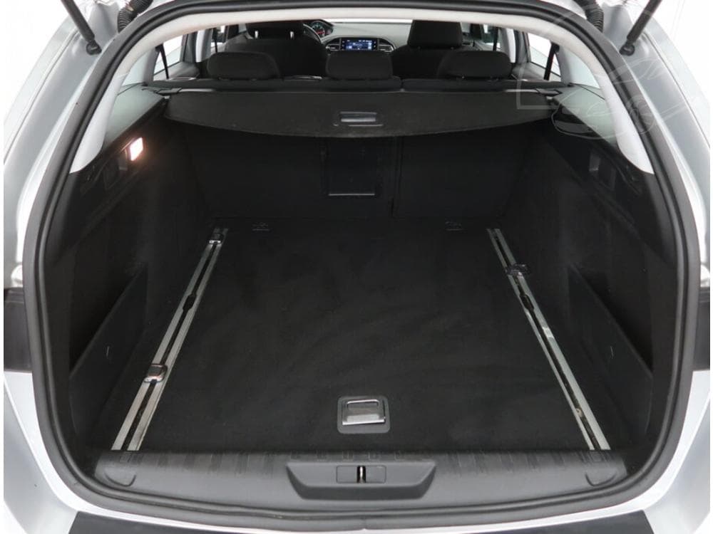 2016 Peugeot 308 - 14