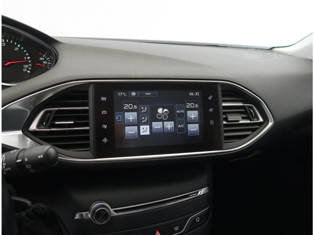 2016 Peugeot 308 - 15