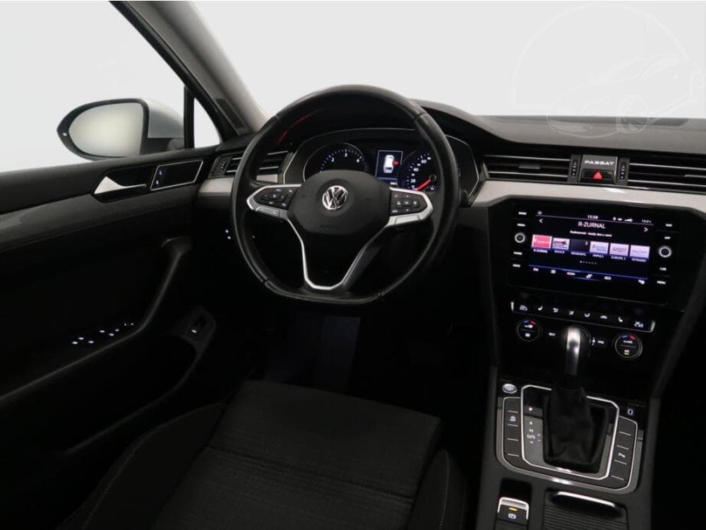 2019 Volkswagen PASSAT - 7
