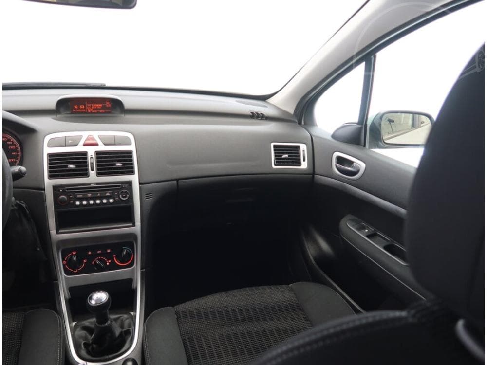 2008 Peugeot 307 - 8