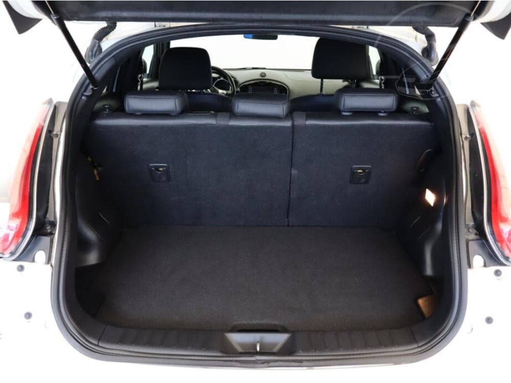 2017 Nissan Juke - 12