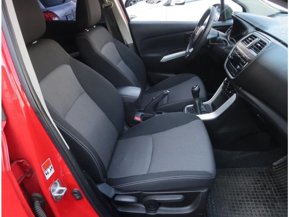 2016 Suzuki S-CROSS - 17