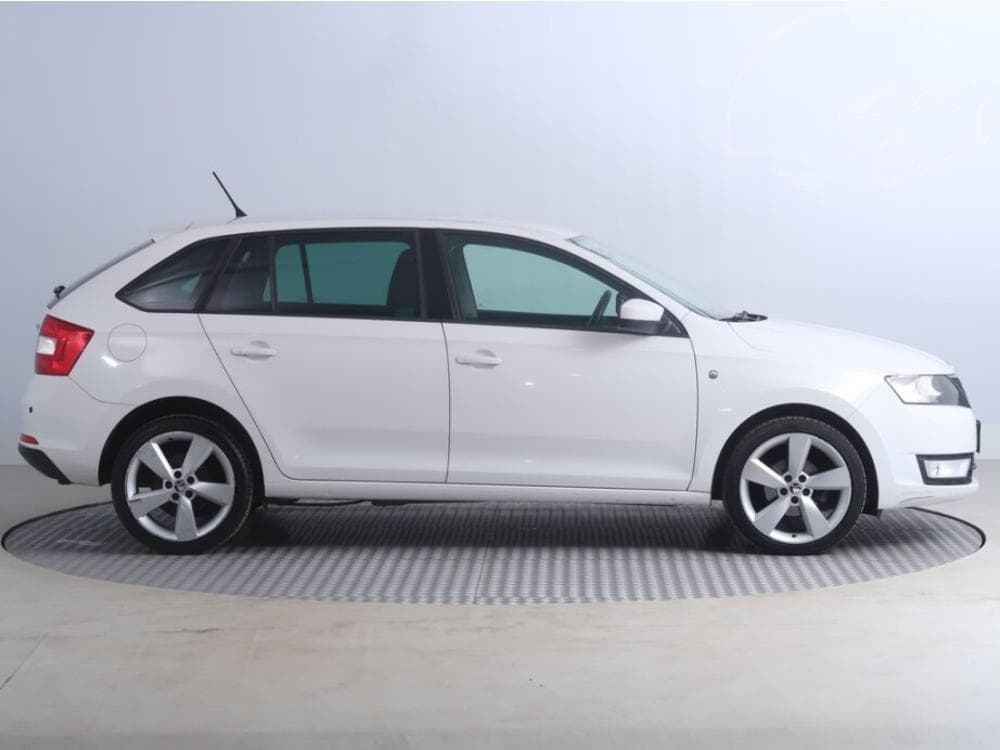 2014 Škoda RAPID - 11