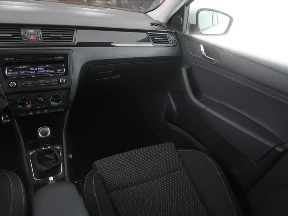 2014 Škoda RAPID - 15