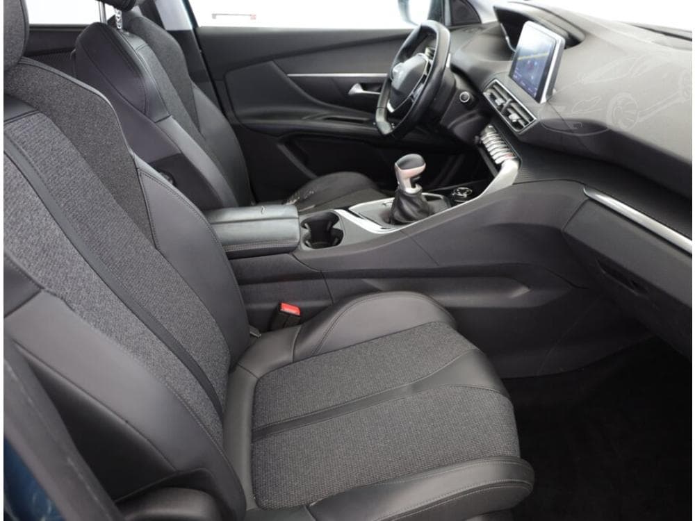 2020 Peugeot 5008 - 7