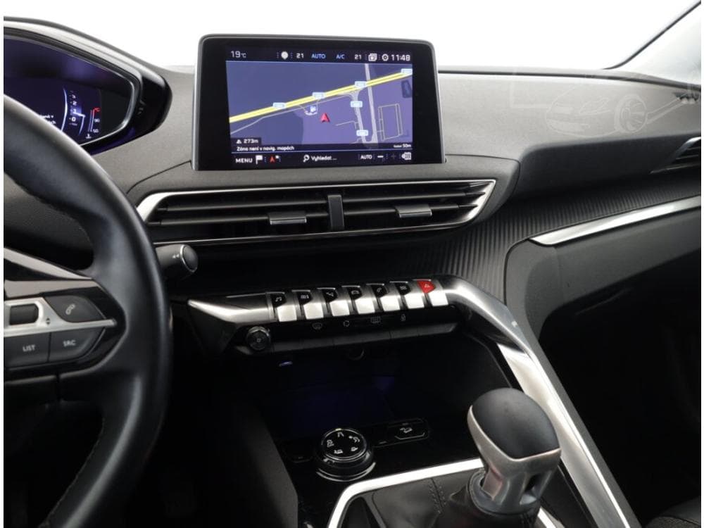 2020 Peugeot 5008 - 10