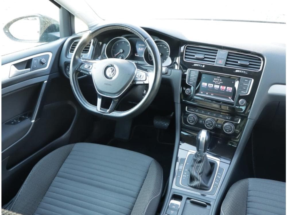 2014 Volkswagen GOLF - 31