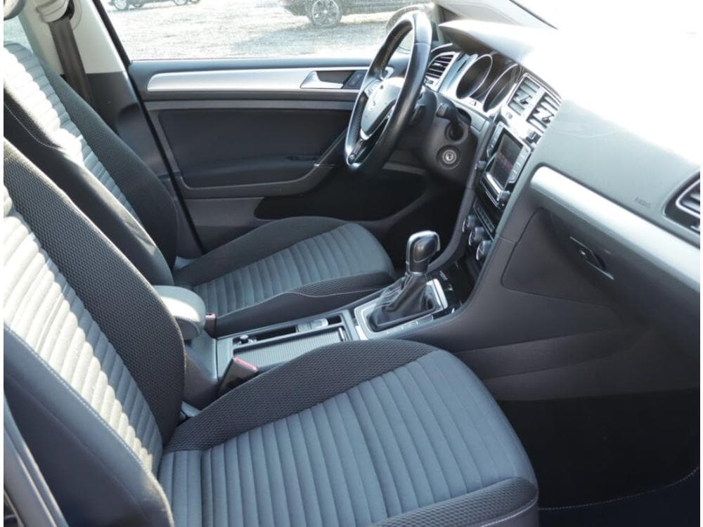2014 Volkswagen GOLF - 41