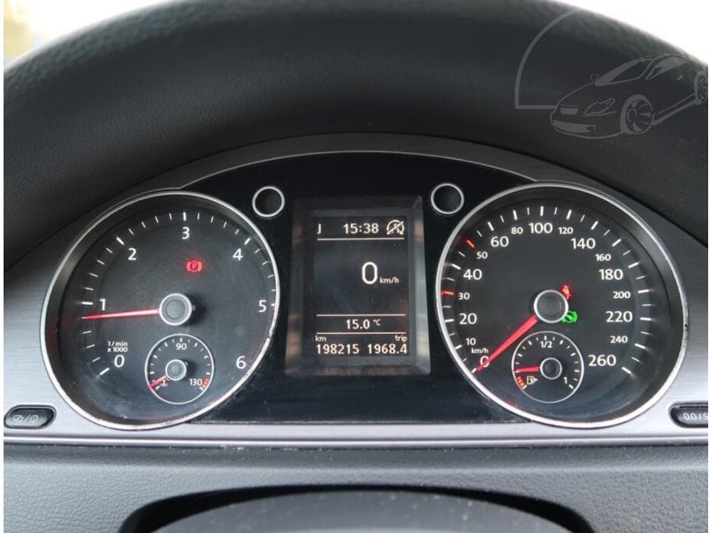 2012 Volkswagen PASSAT - 11