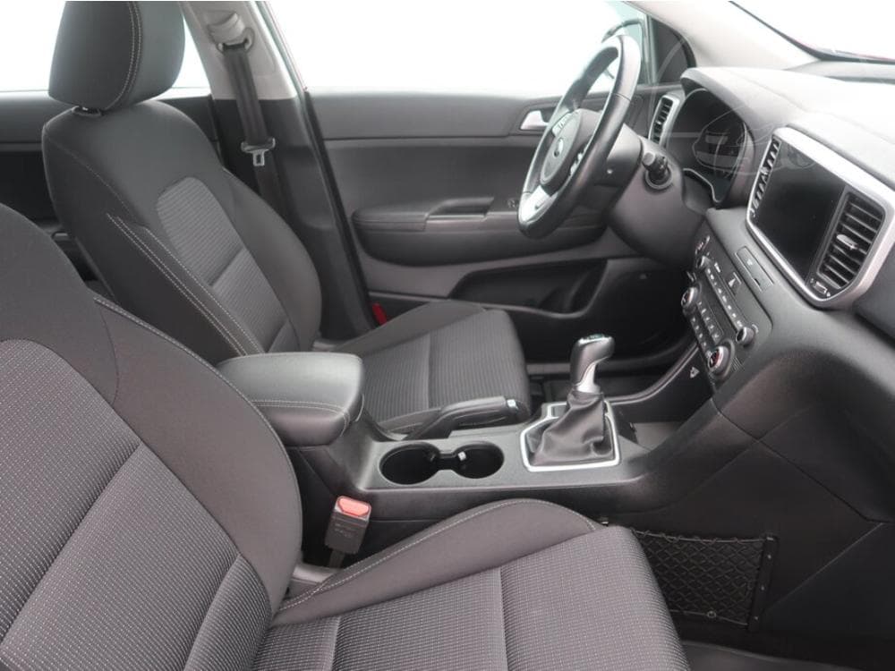 2019 Kia SPORTAGE - 9