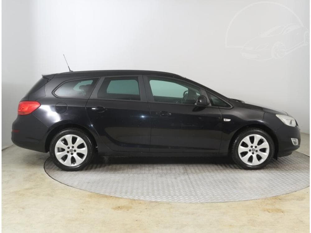 2011 Opel ASTRA - 11