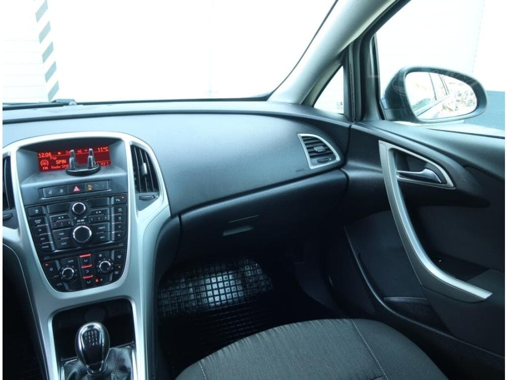 2011 Opel ASTRA - 15