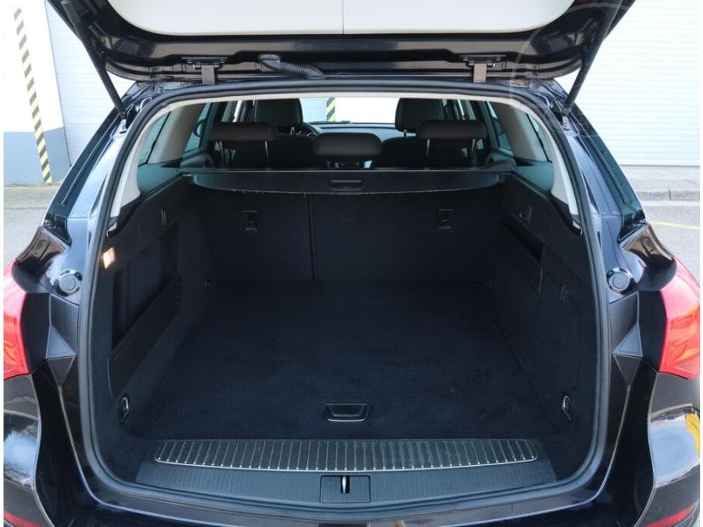 2011 Opel ASTRA - 25