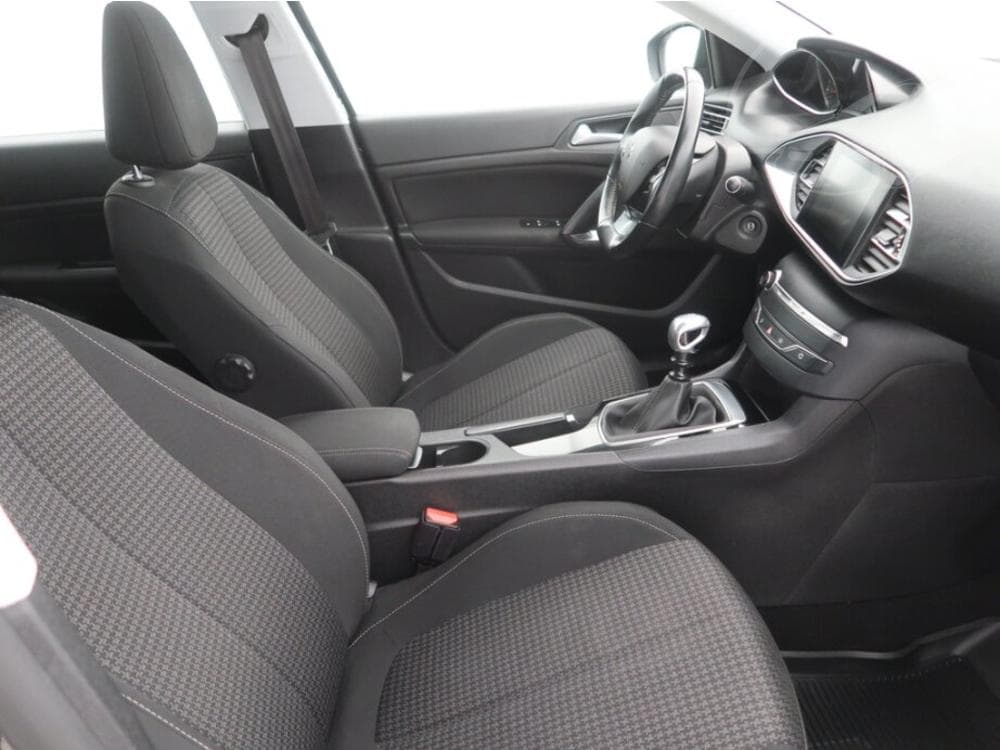 2019 Peugeot 308 - 9