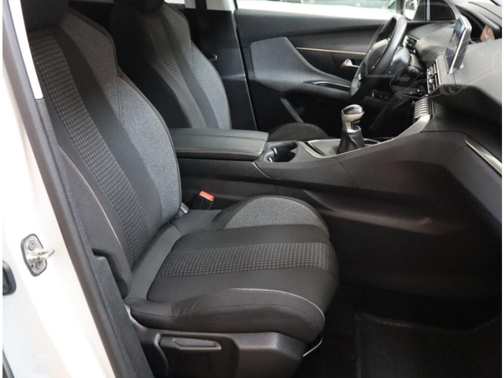 2020 Peugeot 5008 - 9