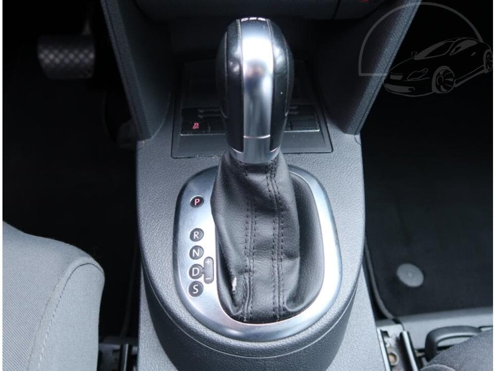 2011 Volkswagen Touran - 13