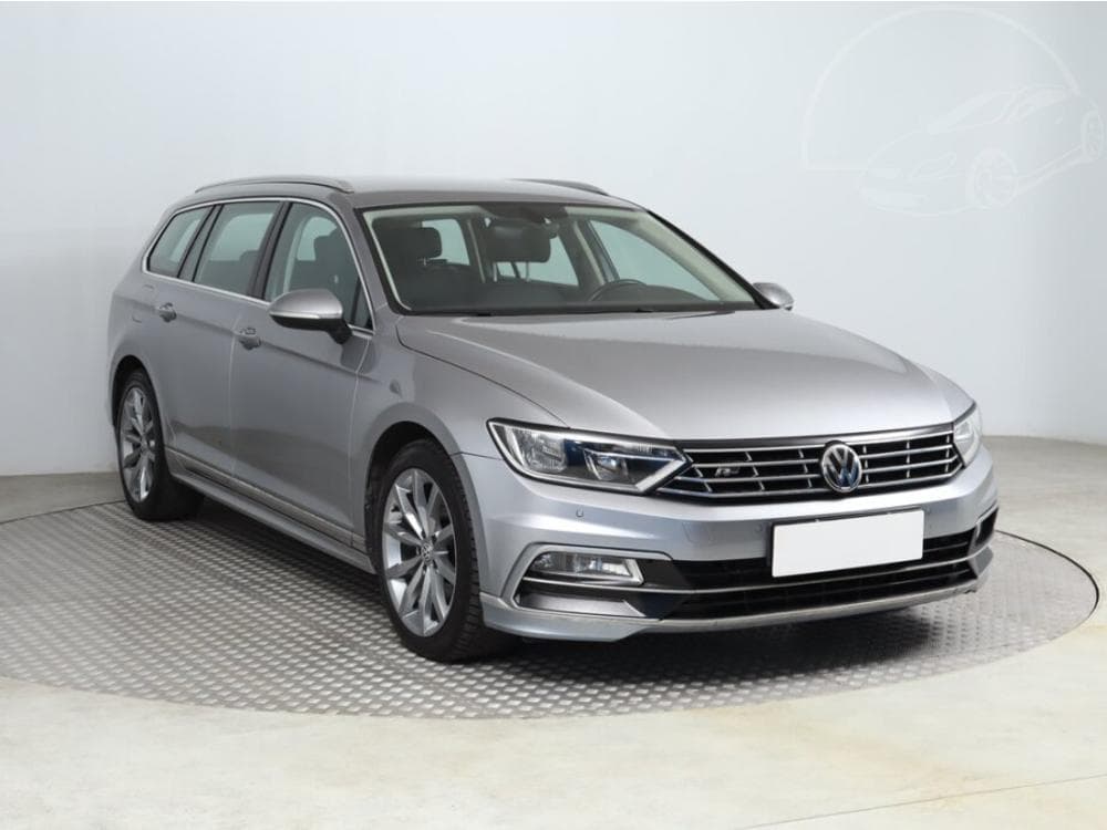 Volkswagen Passat 2.0 TDI, R-Line, Automat, Kůže
