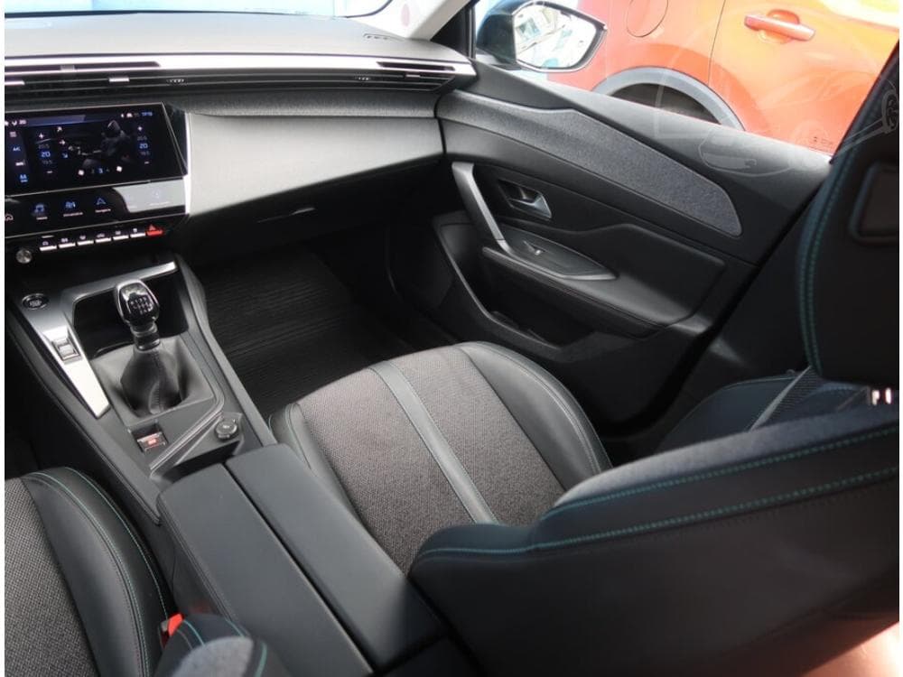 2022 Peugeot 308 - 8