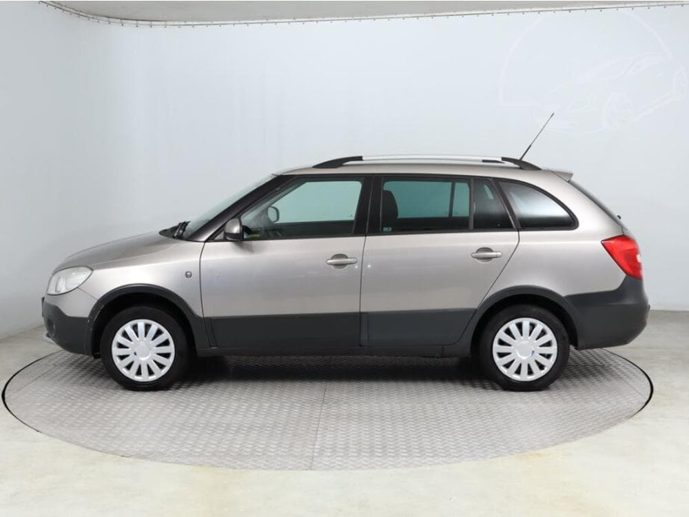 2010 Škoda FABIA - 3