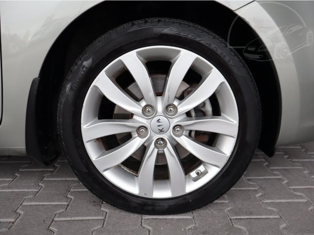 2016 Kia Carens - 14