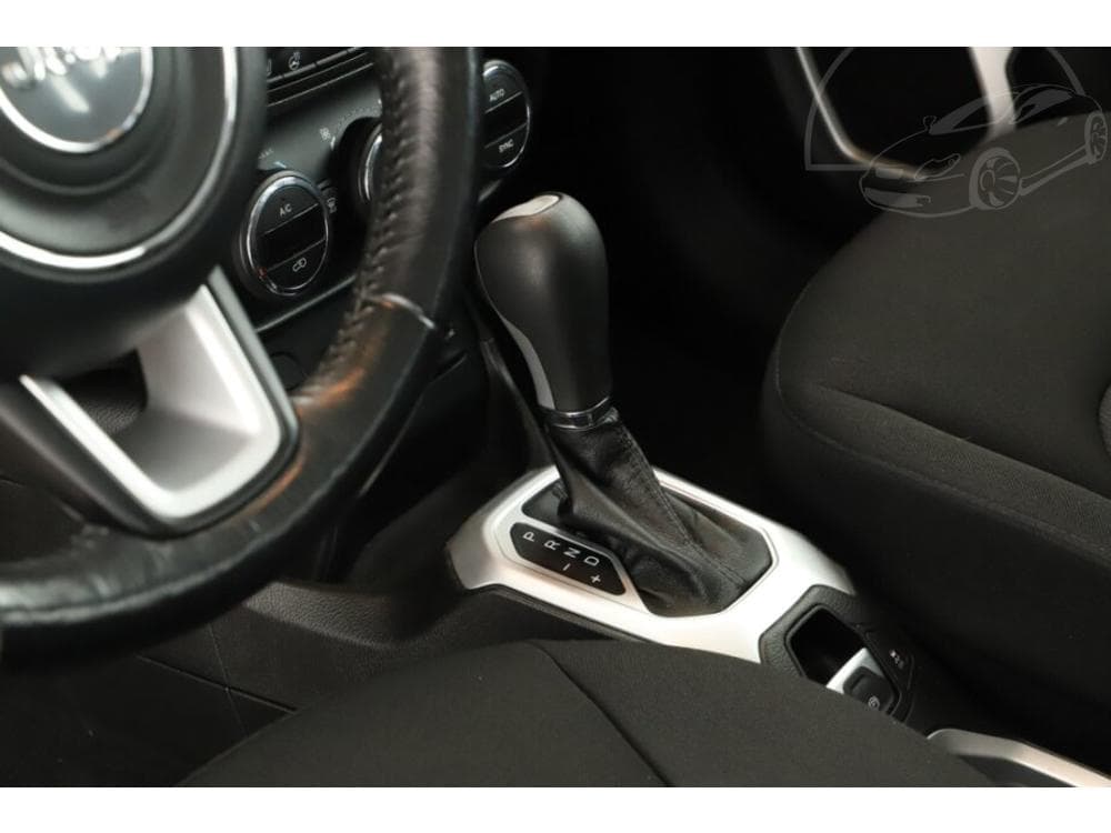 2017 Jeep Renegade - 10