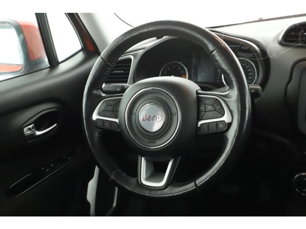 2017 Jeep Renegade - 12