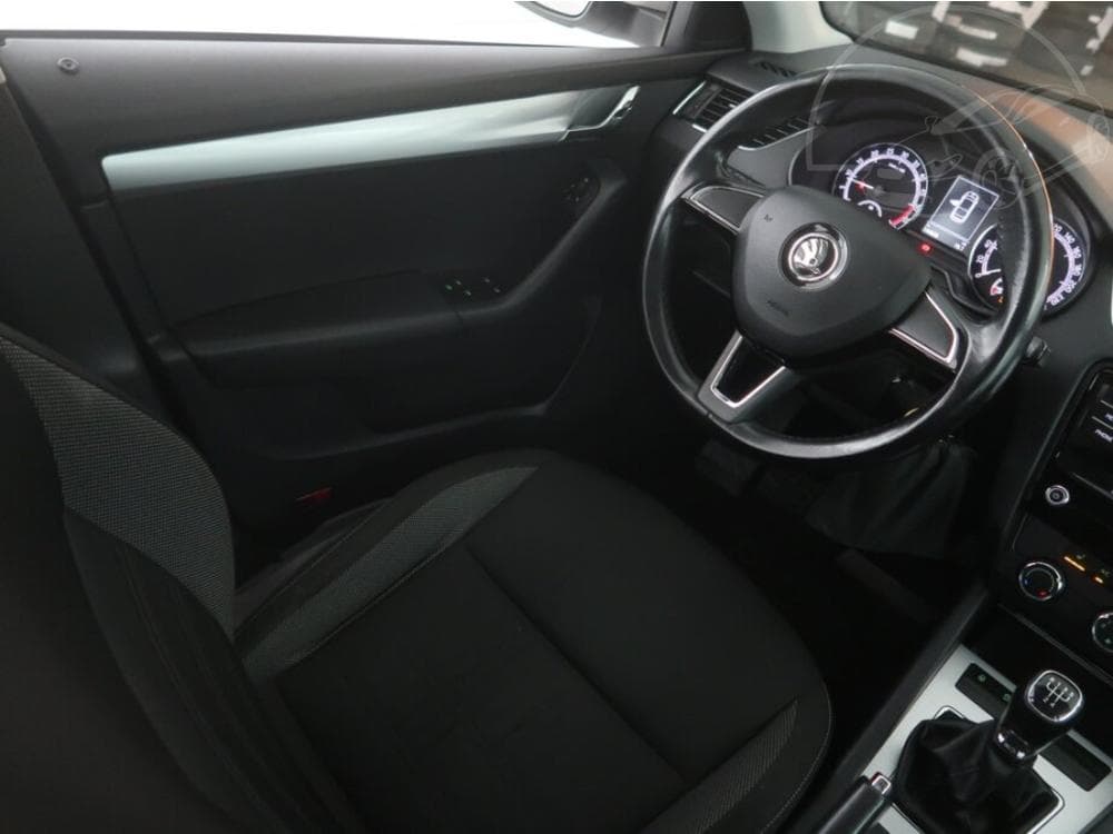 2017 Škoda OCTAVIA - 31