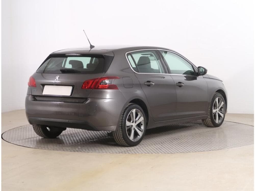 2018 Peugeot 308 - 9