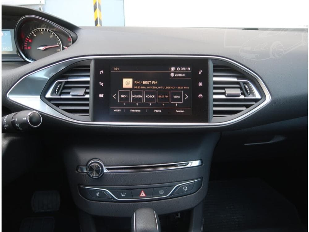 2018 Peugeot 308 - 23