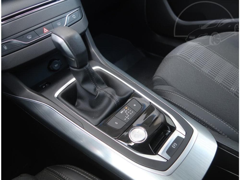 2018 Peugeot 308 - 25